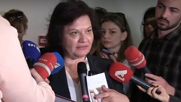 Η Συραγώ Τσιάρα, διευθύντρια της Εθνικής Πινακοθήκης, ξεκαθαρίζει: "Τα έργα που κυκλοφορούν, δεν είναι αυτά που εκτέθηκαν"