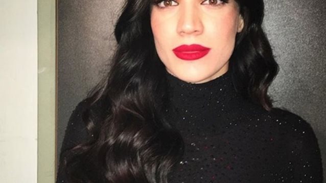 Ήβη Αδάμου: Βόλτα με τις κούκλες αδερφές της
