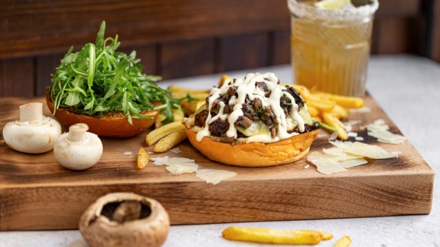 Τα αγαπημένα TGI Fridays™ επέστρεψαν με νέα Burgers και Margarita MAYnia!