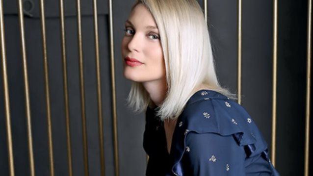 Αναστασία Περράκη: Ποζάρει γυμνή στην αγκαλιά του συντρόφου της!