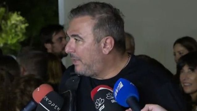Ο Αντώνης Ρέμος άφησε αιχμές για το γεγονός ότι δεν έκανε κοινή συναυλία με τον Eros Ramazzotti
