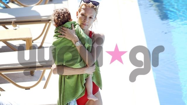 Βίκυ Καγιά: Δείτε την με το μαγιό της!