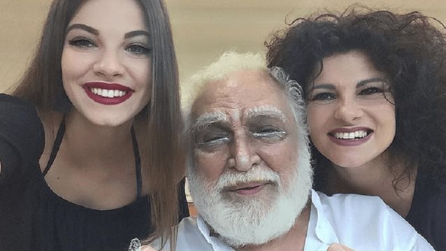 Τζένη Καζάκου 
: Οι φωτογραφίες που αποδεικνύουν πόσο μοιάζει με τη γιαγιά της, Τζένη Καρέζη