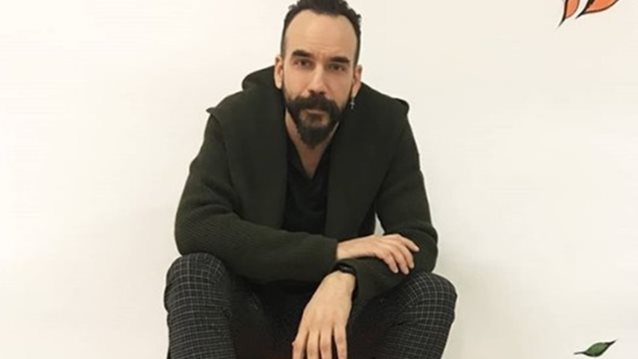 Πάνος Μουζουράκης: Έκανε το πρώτο του εξώφυλλο στην Αμερική!
