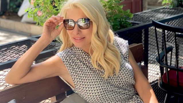 Ελένη Μενεγάκη: Πρωινή βόλτα στην Κηφισιά! «Όταν τα παιδιά είναι στο σχολείο...»