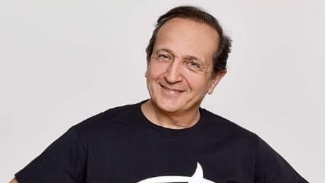 Σπύρος Μπιμπίλας: &quot;Τις τελευταίες ημέρες πολλοί καλλιτέχνες εκτίθενται ανεπανόρθωτα με τις δηλώσεις τους. Τι παιχνίδι παίζεται;&quot;