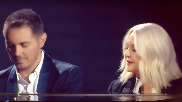 Ρούλα Κορομηλά - Μιχάλης Χατζηγιάννης στο ατμοσφαιρικό trailer για το "Σπίτι με το  MEGA"