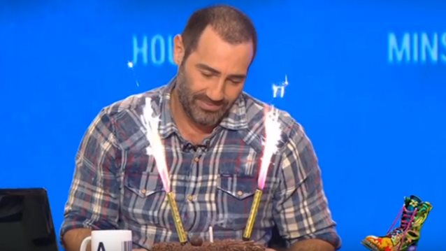 Αντώνης Κανάκης: Τα γενέθλια στον αέρα του «Ράδιο Αρβύλα» | Δεν θα πιστεύετε πόσων ετών έγινε!