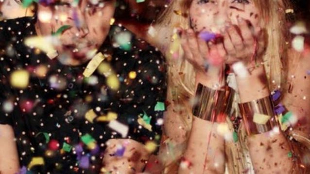 Saturday Night Out: Ναι ή Όχι;: Ένα αιώνιο δίλημμα λαμβάνει τέλος!