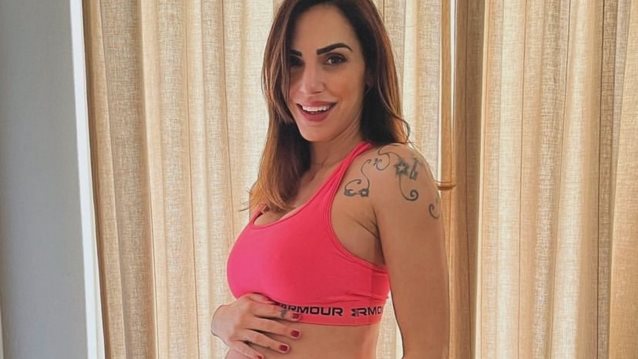 Ελισάβετ Σπανού | Μας δείχνει τη φουσκωμένη κοιλίτσα της λίγο πριν τον ερχομό του παιδιού της