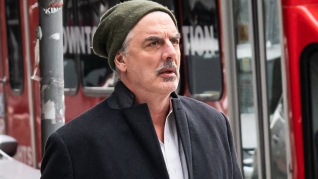 Hollywood Report | Ο Chris Noth σε μια σπάνια εμφάνιση &amp; η Rihanna με φουσκωμένη κοιλίτσα
