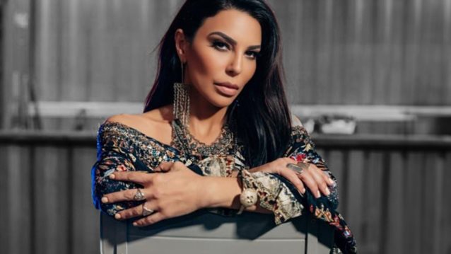 &quot;Μα τον Θεό&quot;… η πιο εντυπωσιακή εμφάνιση της Κέλλυ Κελεκίδου στην πρεμιέρα της στη Θεσσαλονίκη