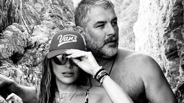 Δέσποινα Βανδή &amp; Βασίλης Μπισμπίκης | Διακοπές στο Πήλιο με all star παρέα! Δείτε το νέο στιγμιότυπο