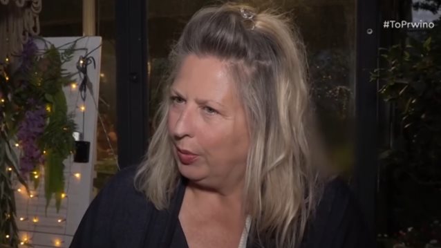 Η Σάντρα Βουτσά απαντά για τη φωτογραφία στον τάφο του Κώστα Βουτσά: &quot;Μας έκανε και παρατήρηση δηλαδή..&quot;