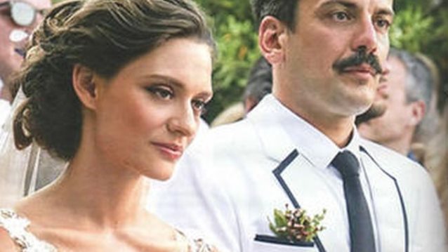 Τόνι Σφήνος- Ιωάννα Γραμματικού: Ο γάμος του ζευγαριού στις Σπέτσες (και το πραγματικό του όνομα): Φωτογραφίες