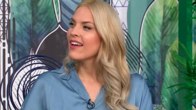 Μαντώ Γαστεράτου: Ποια παρουσιάστρια θα βαφτίσει την κόρη της;