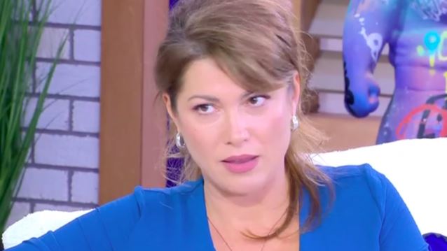 Κλελια Ρένεση: &quot;Με συγκλόνισε - Βούτηξα νύχτα την κόρη μου και πήγαμε σε μια αυθόρμητη πορεία&quot;