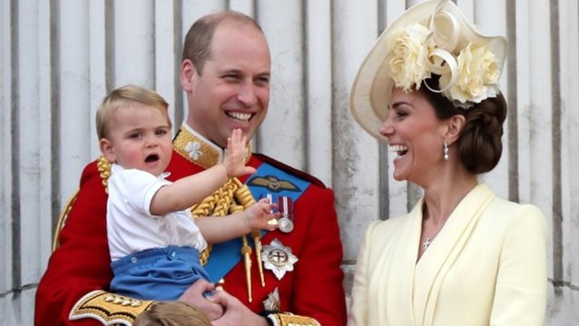 Ο πρίγκιπας Louis έγινε δύο ετών: Τα νέα πορτραίτα για τα γενέθλια του
