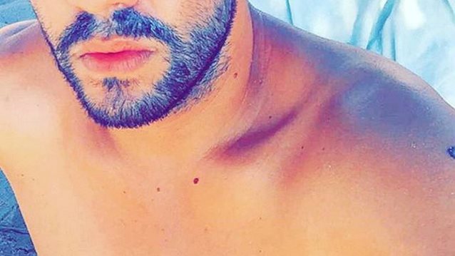 Γιώργος Τσαλίκης: Το τρυφερό φιλί με τη σύζυγό του: Φωτογραφία