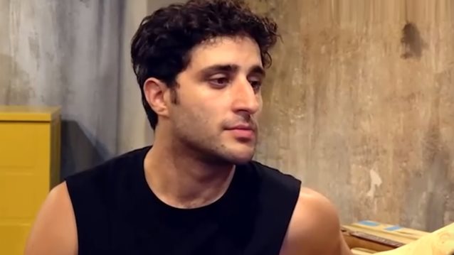 Γιάννης Βασιλώττος: &quot;Δεν καταλαβαίνω γιατί συζητιέται, θα ήταν περίεργο να έχω σχέση με έναν άνδρα;&quot;