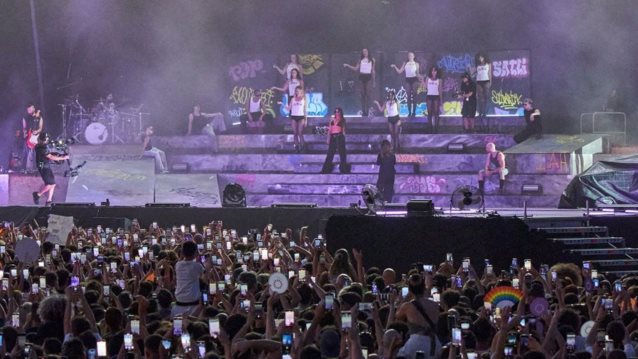 POP TOUR on the road: H Μαρίνα Σάττι σαρώνει τη χώρα με το απόλυτο live του καλοκαιριού – και θα γίνει πανικός!