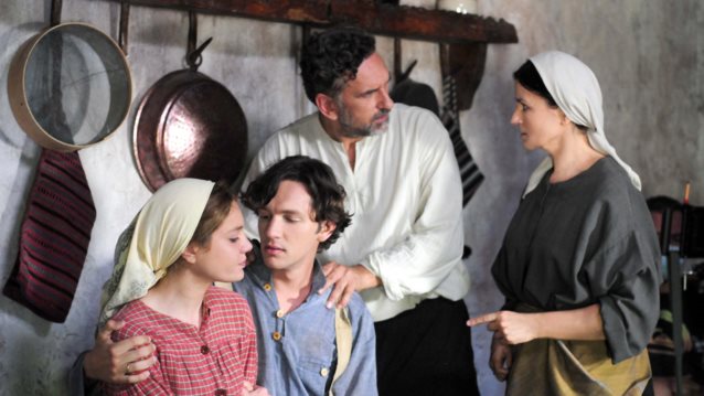 &quot;Αγάπη Παράνομη&quot; | Οι πρώτες φωτογραφίες της νέας σειράς της ΕΡΤ1