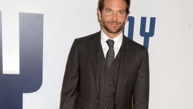 Bradley Cooper : Η εμφάνιση έκπληξη στο show της Lady Gaga
