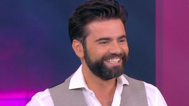 Θοδωρής Μαραντίνης: Η ανατρεπτική εμφάνιση στην έναρξη του «Καλό Μεσημεράκι»