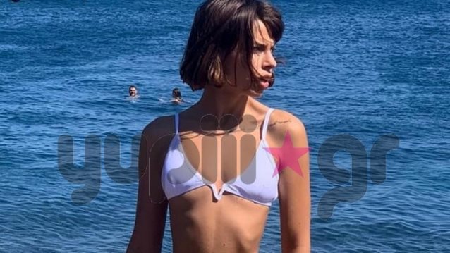 Μεγκι Ντριο: Καυτη εμφανιση στη Σαντορινη | Μονο με το μαγιο της!