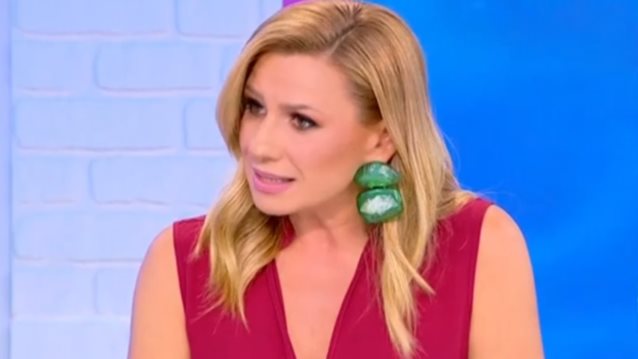 Κατερίνα Καραβάτου: &quot;Έχω ανοιχτή την πόρτα και ξαφνικά βλέπω ανθρώπους να μπαίνουν στο σπίτι που δεν γνωρίζω&quot;