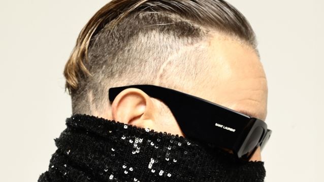 Ο Γιώργος Μαζωνάκης συνεχίζει να είναι πρώτος στο Youtube