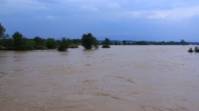 Κακοκαιρια Byron: Υπερχειλισαν Ενιπεας και Πηνειος - Ηχησε το 112 σε Υπερεια και αλλα 4 χωρια