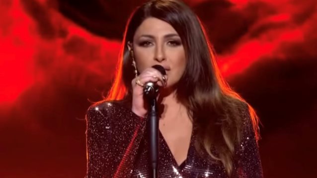 Η Έλενα Παπαρίζου πιο εντυπωσιακή από ποτέ στο &quot;The Voice&quot;