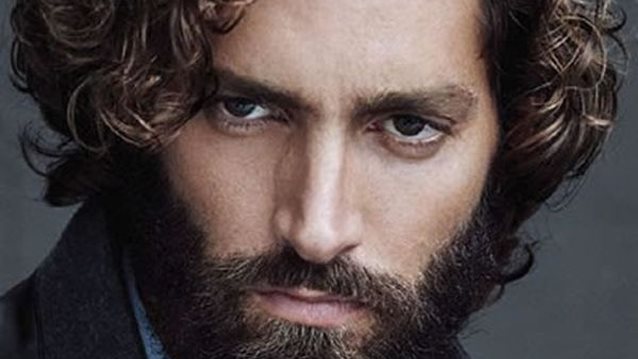 Άντρας Με Μπούκλες: Tι κούρεμα να κάνεις στο κεφάλι σου για να μη θυμίζεις την Τάμτα