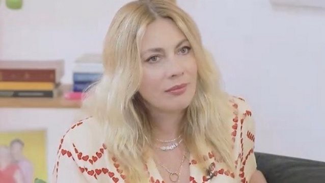 Σμαράγδα Καρύδη: &quot;Βγήκα και είπα στον Νίκο Χατζηνικολάου το γιατί εγώ δεν κάνω παιδί. Δεν ξέρω για ποιο πράγμα πρέπει να απολογηθώ&quot;