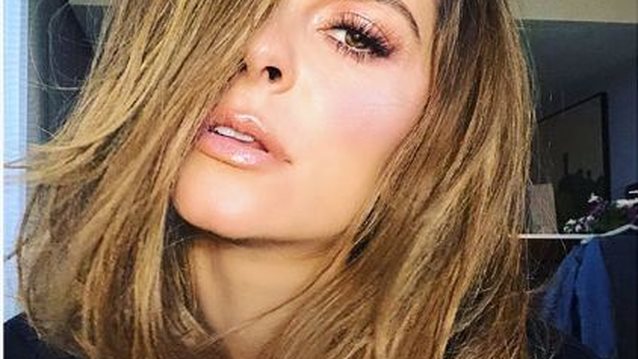 Maria Menounos: Αποχωρίστηκε το ξανθό για μια άλλη – σίγουρα πιο σέξι – απόχρωση μαλλιών
