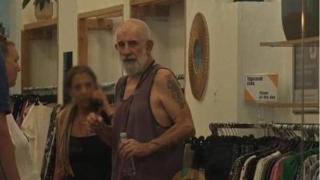 Σε άσχημη ψυχολογική κατάσταση ο Πέτρος Φιλιππίδης - Τα σενάρια για το πώς ξεκίνησε η φωτιά στο σπίτι του