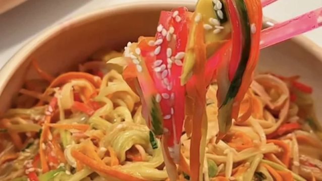 Συνταγή για τη viral σαλάτα California - είναι γεμάτη αντιοξειδωτικά