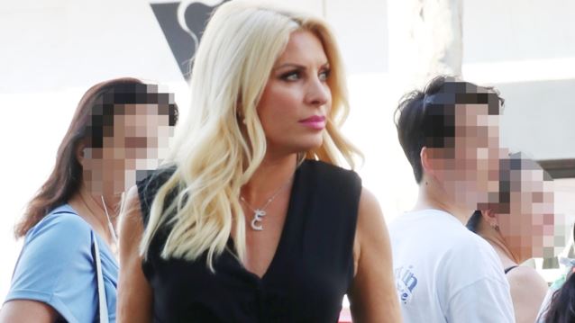 Η Ελένη Μενεγάκη σε σπάνια δημόσια εμφάνιση με την 18χρονη Λάουρα