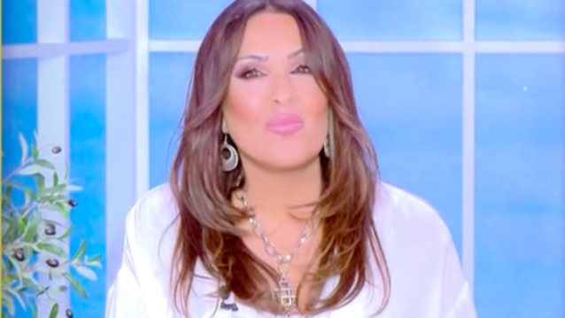 Ναταλία Γερμανού: &quot;Με έχουν ρωτήσει αν ο Αντώνης Ρέμος είναι σε σχέση με γνωστό τραγουδιστή&quot;