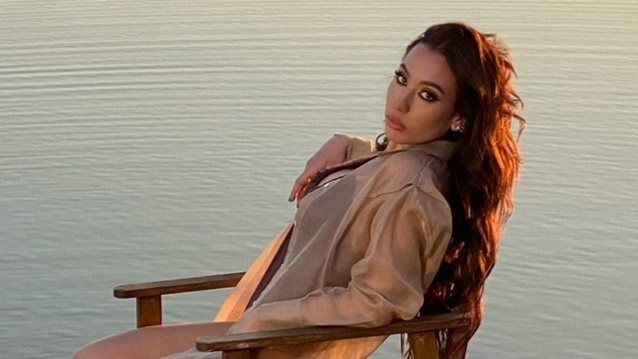 H Φαίη Θεοχάρη είναι το νέο πρόσωπο της ελληνικής μουσικής σκηνής