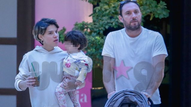 Μόνικα: H σπάνια οικογενειακή εμφάνιση με τον σύζυγο και την κόρη τους