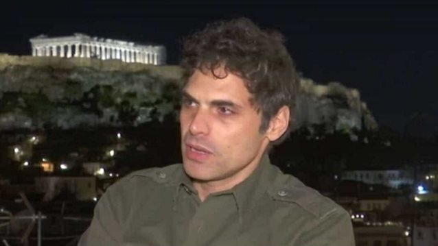 Ο Γιώργος Παπαγεωργίου εξηγεί το viral σκηνικό με τα σουτιέν