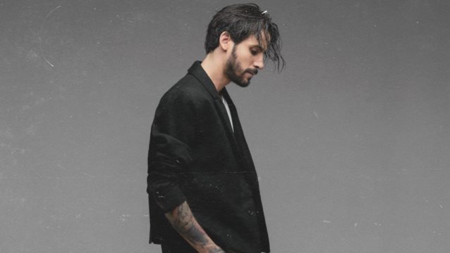 Το νέο τραγούδι του Αναστάσιου Ράμμου μόλις κυκλοφόρησε! Δείτε το ανατρεπτικό music video