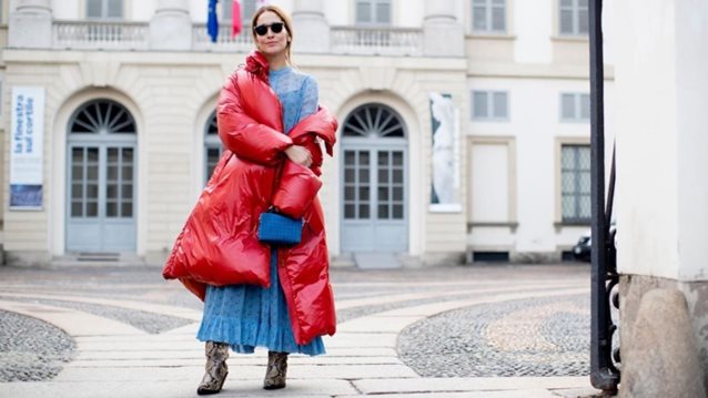 Χειμώνας 2018: Έτσι συνδυάζεται το μάξι φόρεμα τώρα
