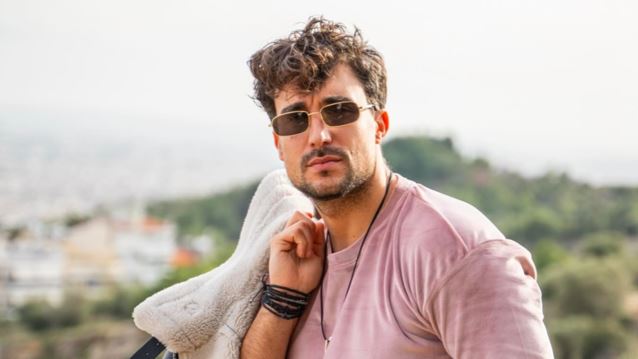 Ο Σάκης Κατσούλης ξεκίνησε θεραπείες για τη βαρηκοΐα: "Μην το κρύβω. Δεν είναι ό,τι πιο ευχάριστο"