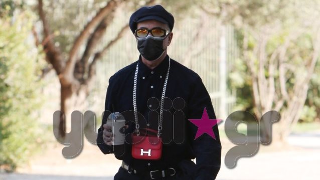 Λάκης Γαβαλάς: Χαλαρή βόλτα με φίλους εν μέσω καραντίνας! Όλες οι φωτογραφίες