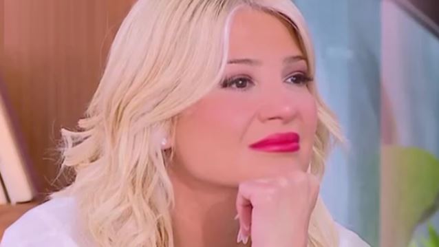 Λύγισε η Φαίη Σκορδά: &quot;Συγγνώμη τώρα αλλά δεν...&quot;