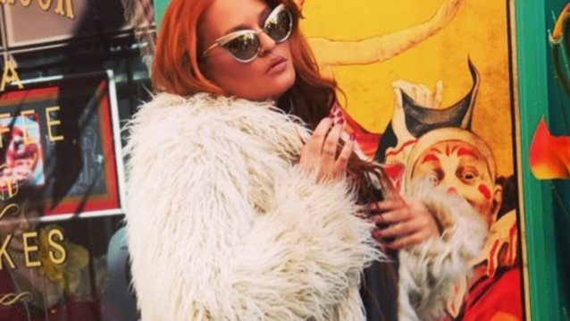 Σίσσυ Χρηστίδου: Η εκκεντρική φωτογράφιση στο κέντρο της Αθήνας: Δείτε τις πρώτες λήψεις