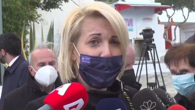 To τελευταίο αντίο στον Τζώρτζη Μονογυιό: Υποβασταζόμενη η μητέρα του - Τα συγκινητικά λόγια της Κατερίνας Μονογυιού